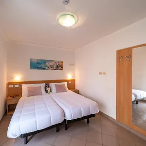hotel-ancora.emilia-romagnahotels.net/